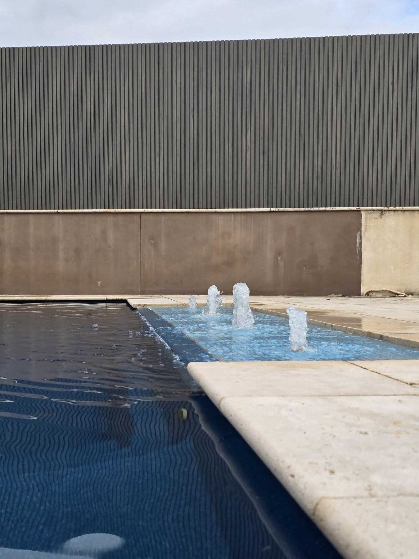 Mur de piscine, Smoke Gray